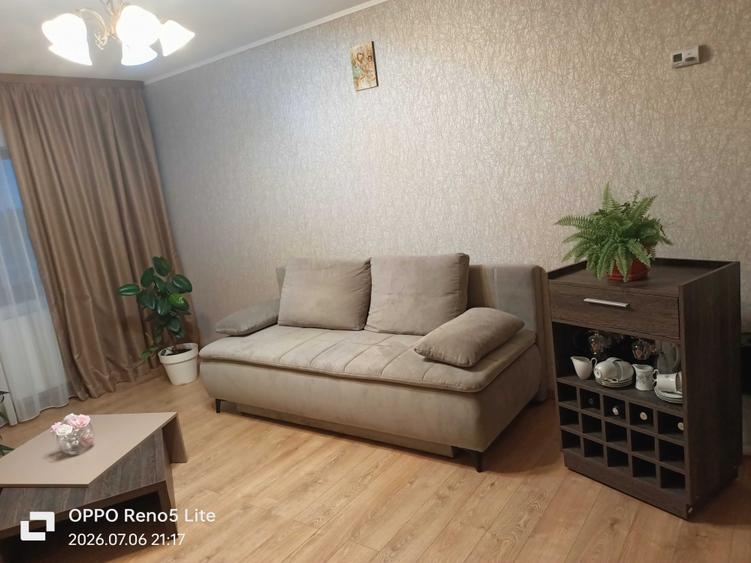 Apartament cu 3 camere decomandat în Exterior Vest