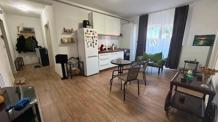Apartament cu 3 camere decomandat în Giarmata