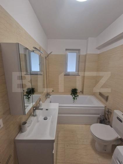 Apartament cu 3 camere decomandat, mobilat în Central