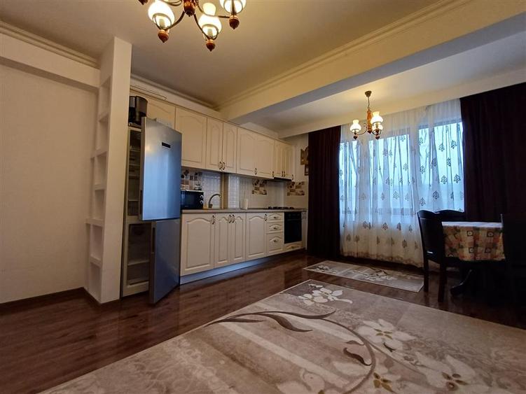 Apartament cu 3 camere decomandat, mobilat în Rediu