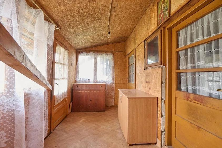 Casă cu 2 camere cu Teren 831 Mp în Central
