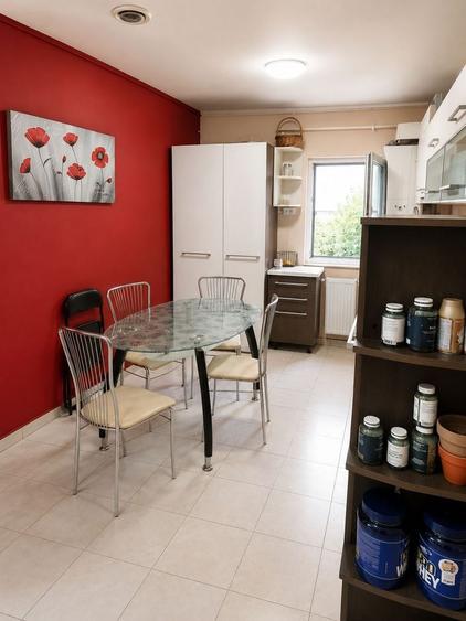 Apartament cu 4 camere decomandat în Bucovina