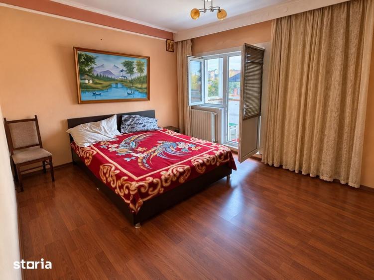 Apartament cu 4 camere decomandat în Ciurea