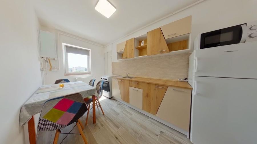 Apartament cu 3 camere decomandat în Central