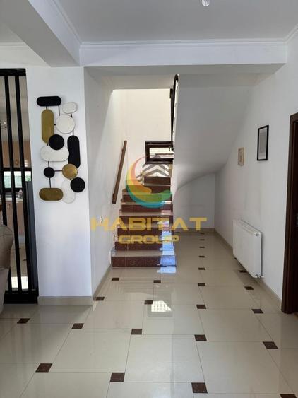Casă individuală cu 5 camere cu Canalizare în Central