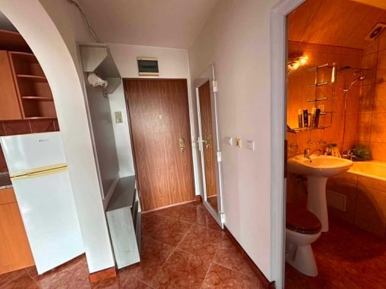 Apartament cu 2 camere decomandat în Aradului