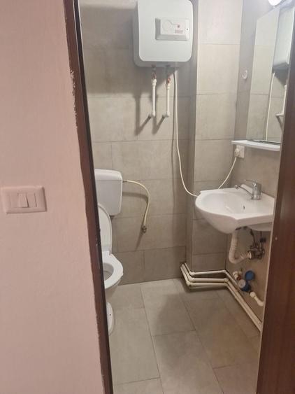 Garsonieră decomandată în Central
