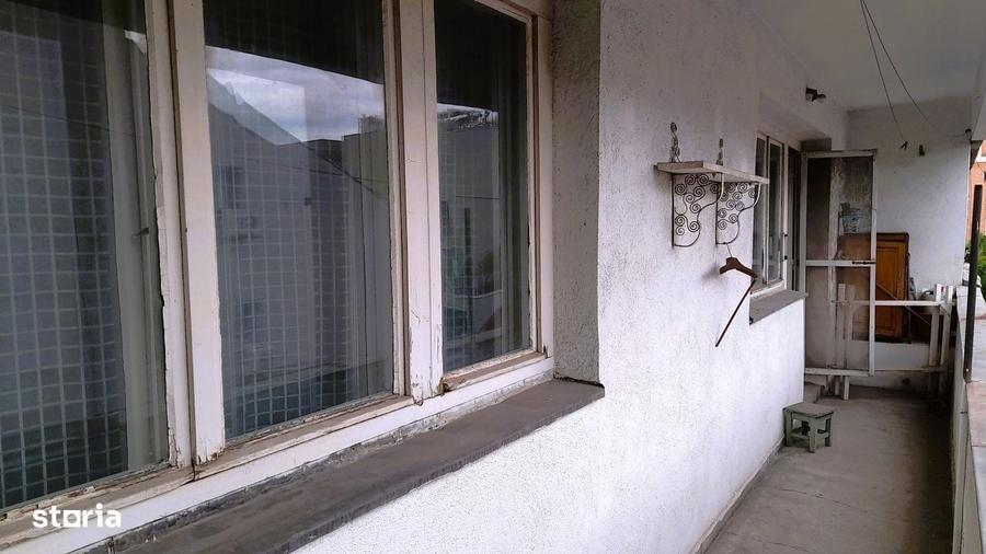Apartament cu 3 camere în Victoriei