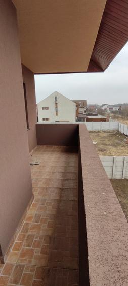 Duplex cu 4 camere cu Teren 300 Mp în Domnești