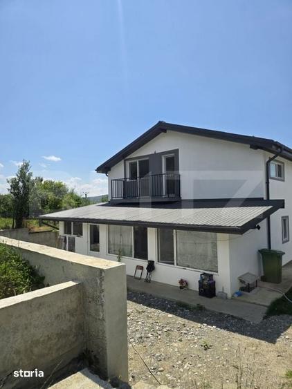 Casă cu 4 camere decomandat cu Teren 1458 Mp în Central