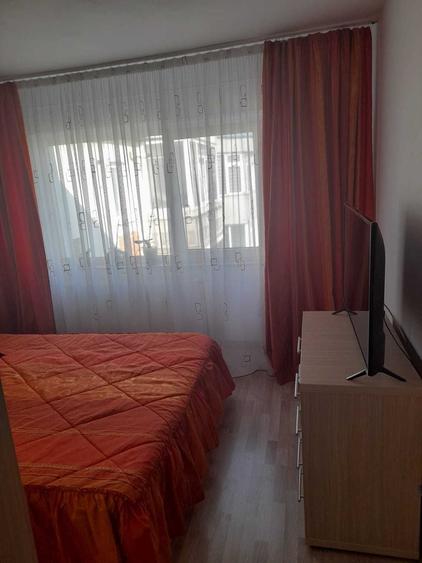 Apartament cu 3 camere decomandat în Popa Șapcă