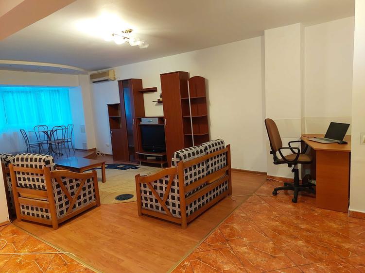 Apartament cu 2 camere decomandat în Titulescu