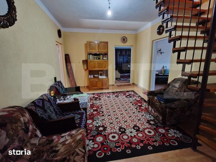 Casă cu 6 camere cu Teren 3000 Mp în Surduc