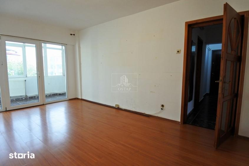 Apartament cu 3 camere decomandat în Energiei
