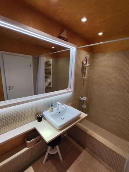 Apartament cu 2 camere semidecomandat, mobilat în Bună Ziua