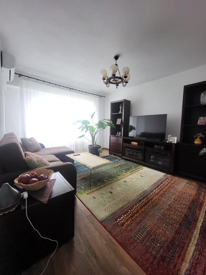 Apartament cu 3 camere decomandat în Mărăști — fotografia 1