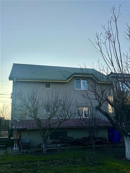 Casă individuală cu 4 camere cu Canalizare în Sud
