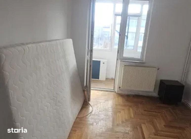 Apartament cu 3 camere în Calea Romanului