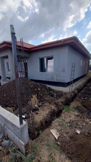 Casă individuală cu 4 camere cu Canalizare în Cumpăna