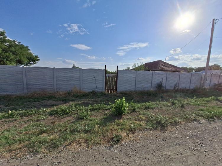 Casă cu 3 camere în Vâlcelele