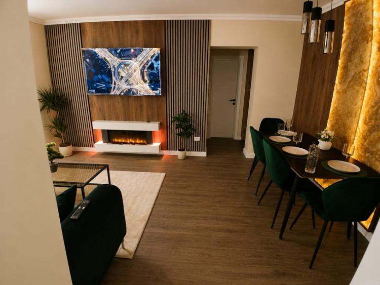 Apartament cu 2 camere semidecomandat în Central