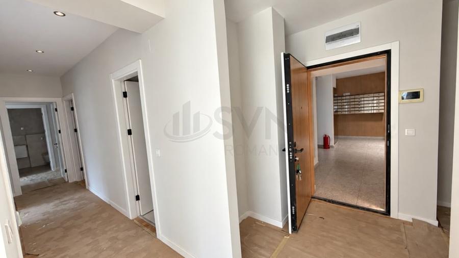 Apartament cu 5 camere decomandat în Băneasa