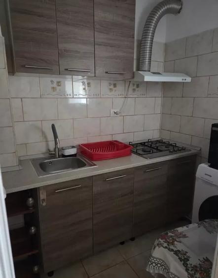 Garsonieră decomandată în Granit