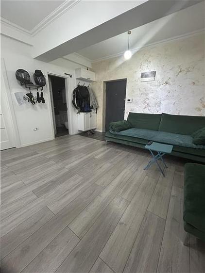 Apartament cu 2 camere decomandat, mobilat în Far