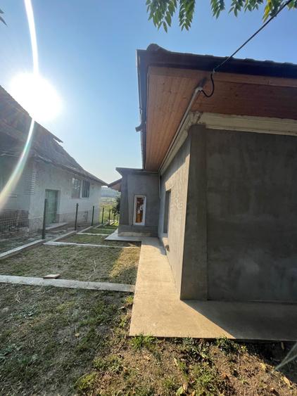 Vand cladire nefinisata exterior,la soseaua principala comuna Iordacheanu,sat Plavia - 5
