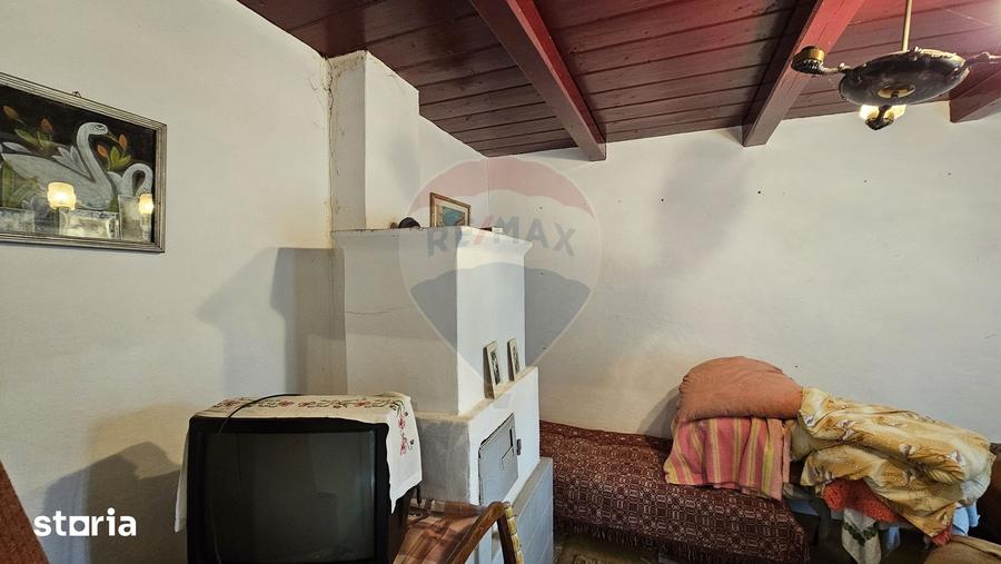 Casă cu 2 camere cu Teren 9200 Mp în Șendriceni