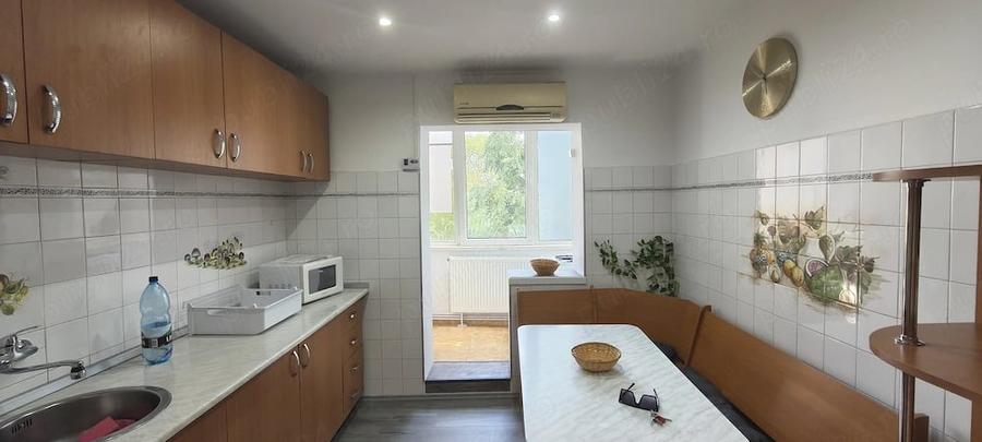 Apartament cu 2 camere decomandat în Girocului