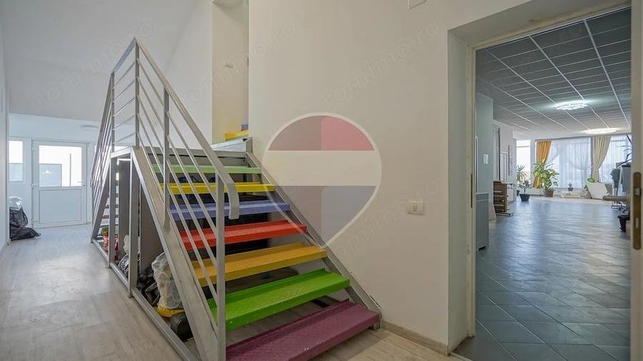Spațiu comercial, de 370 mp, în Uzina 2