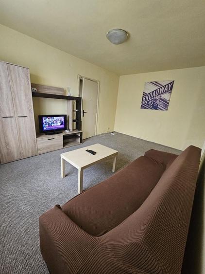 Apartament cu 2 camere nedecomandat în Grivița