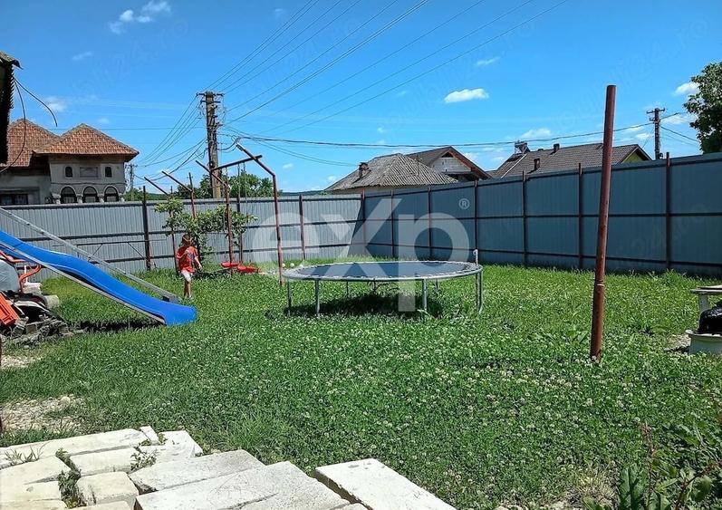 Casă individuală cu 4 camere cu Canalizare în Băjești
