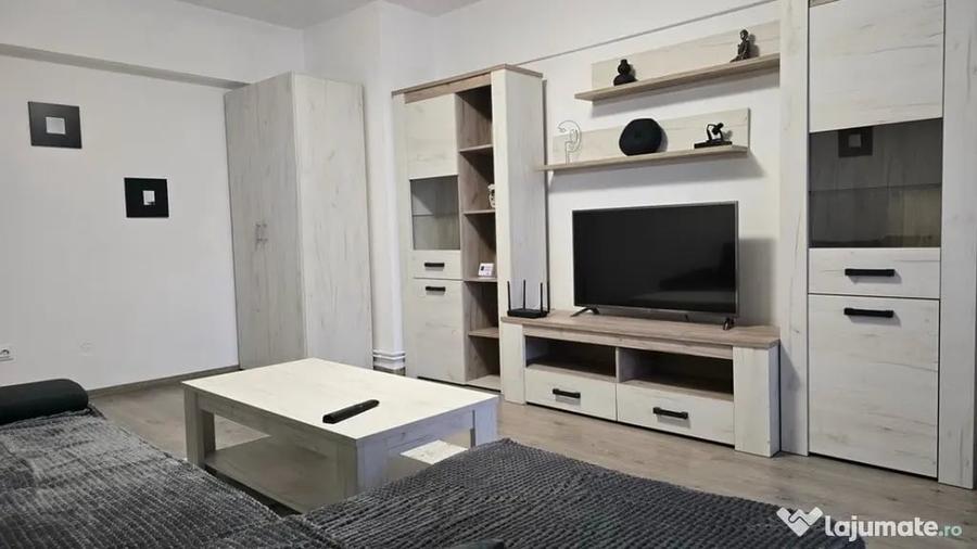 Apartament cu 2 camere decomandat în 22 Decembrie