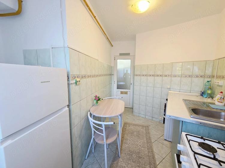 Garsonieră decomandată în Micro 18