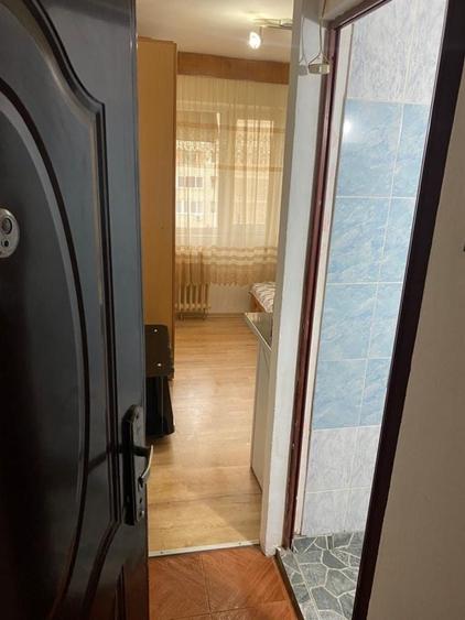 Garsonieră decomandată în Dacia