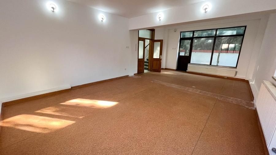 Casă individuală cu 10 camere cu Piscina în Pipera