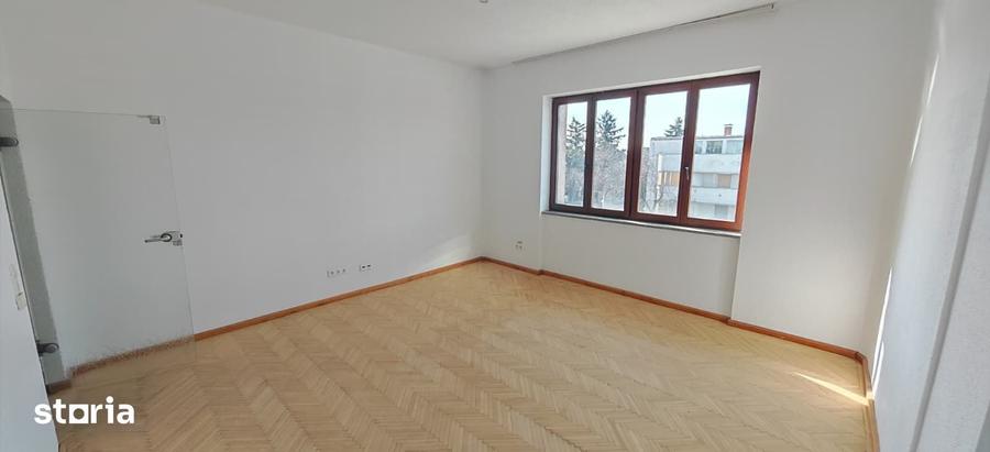 Spațiu comercial, de 77 mp, în Central