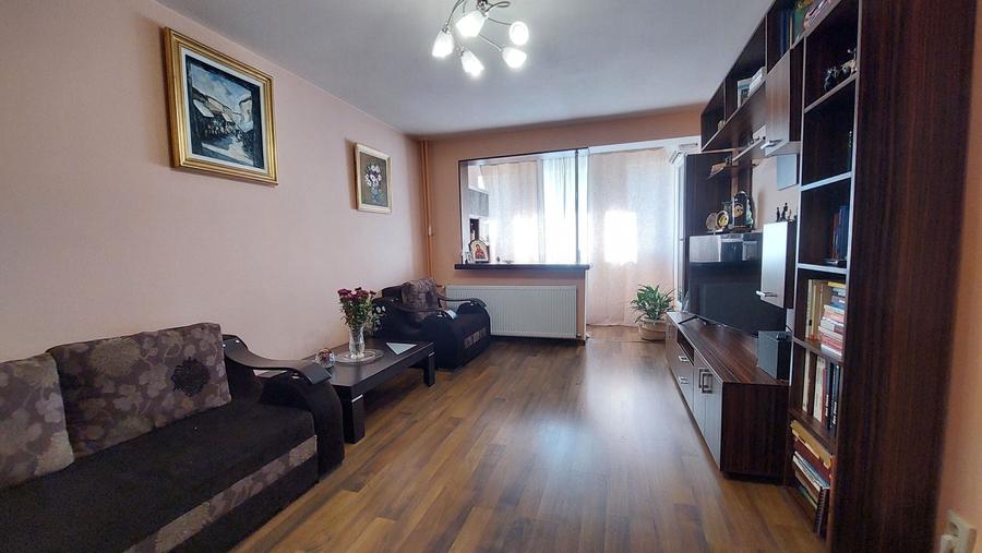 Apartament cu 2 camere decomandat, mobilat în Titan