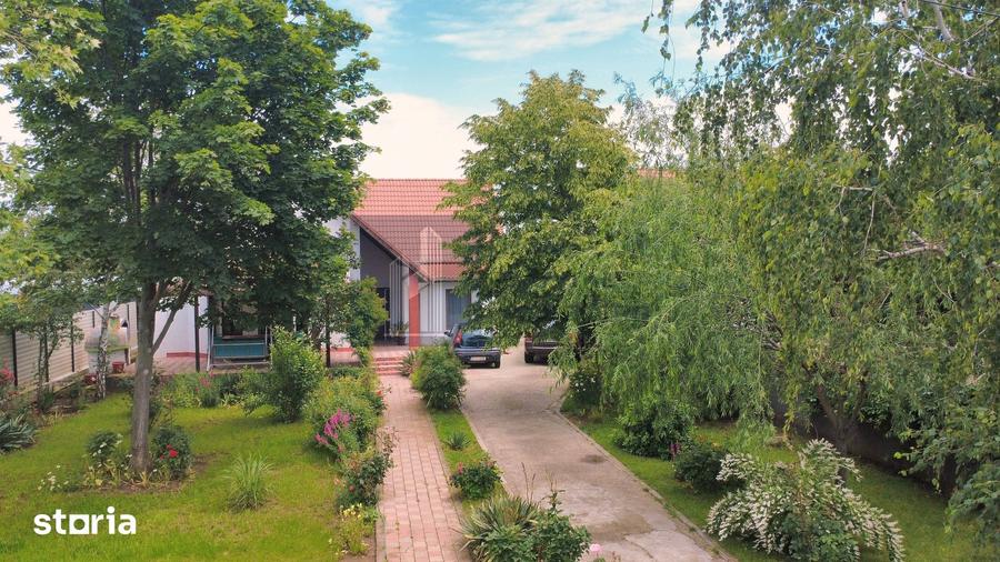 Casă cu 6 camere cu Teren 687 Mp în Crevedia