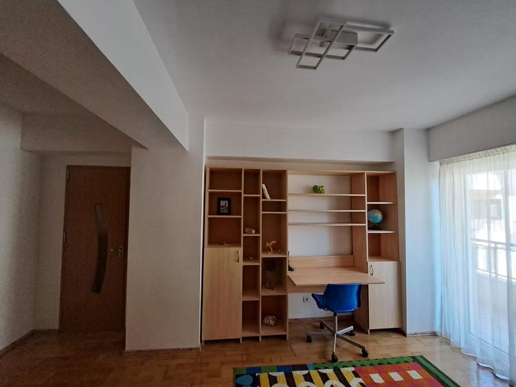 Apartament cu 2 camere decomandat în Mogoșoaia