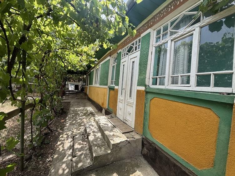 Casă cu 3 camere în Pădureni