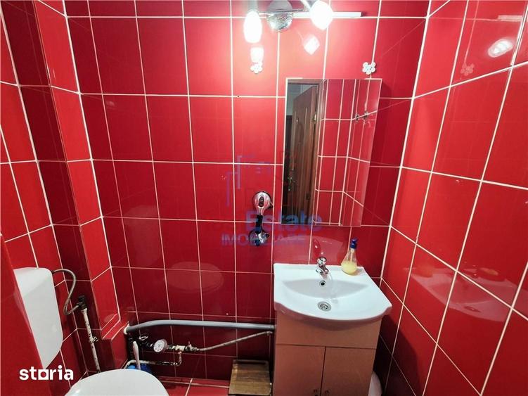 Apartament cu 3 camere decomandat în Ciurea