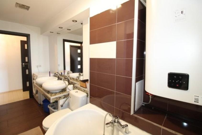 Apartament cu 3 camere semidecomandat, mobilat în Alexandru Obregia