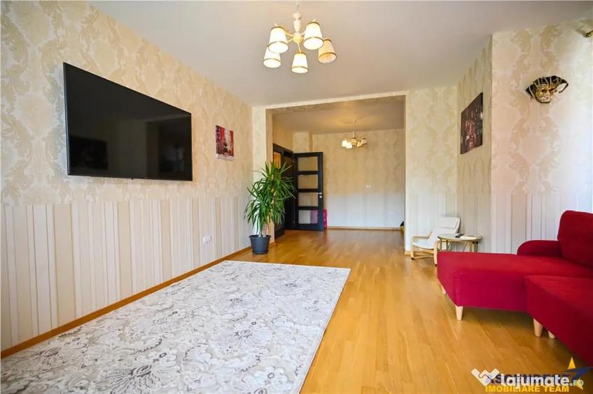 Casă cu 5 camere cu Teren 965 Mp în Central