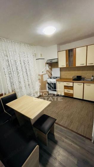 Apartament cu 3 camere decomandat în Soarelui
