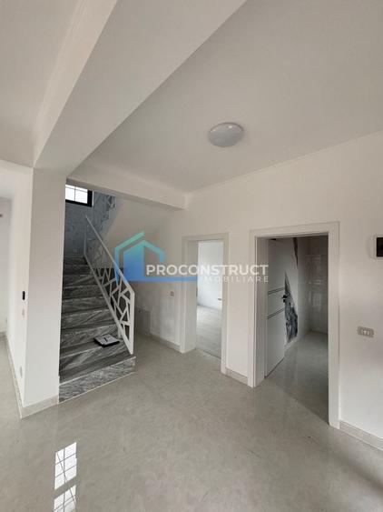 Duplex cu 5 camere cu Canalizare în Giroc