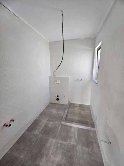 Casă cu 4 camere cu Canalizare în Tunari