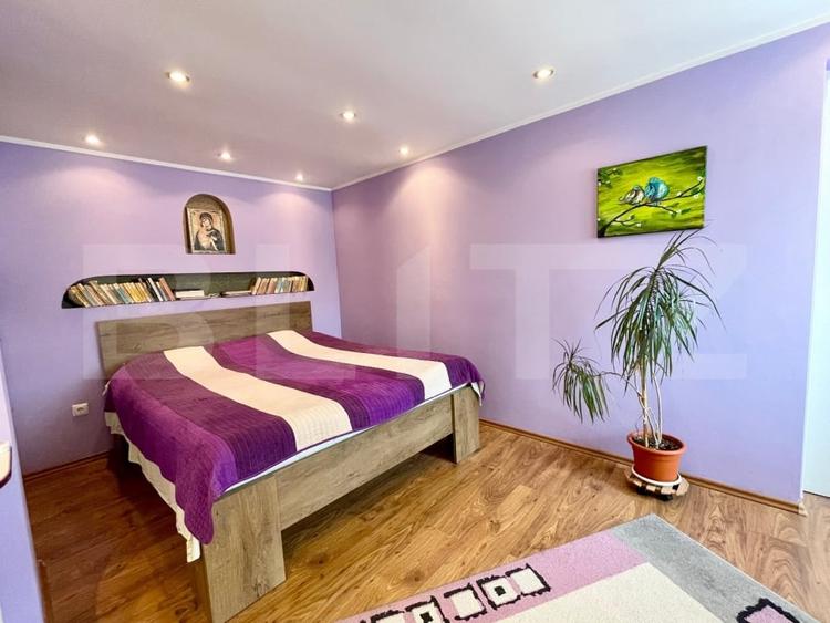 Casă individuală cu 6 camere cu Canalizare în Central